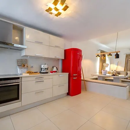 Santorini's Diamond *