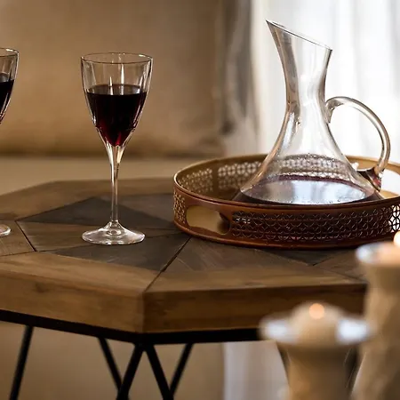 Santorini's Diamond Tatil Evi *