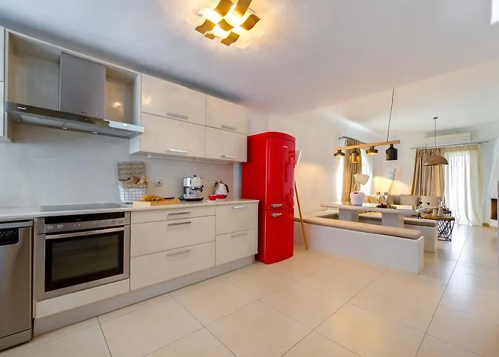 Santorini's Diamond *