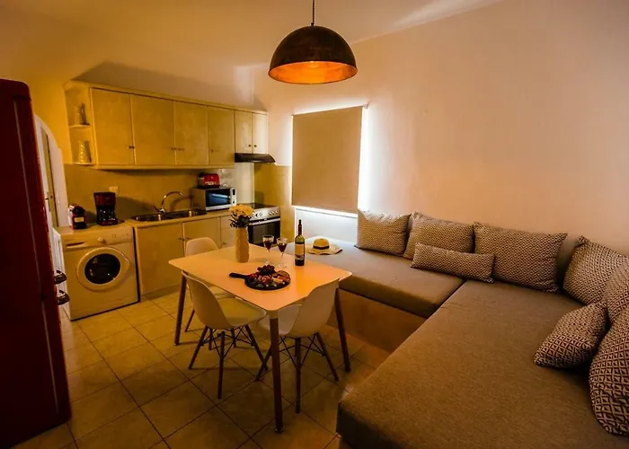 Santorini's Diamond *